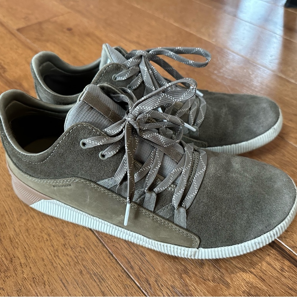 Sorel Out N About Plus Waterproof Sneakers
Women's Size 11 Shoes Olive Green